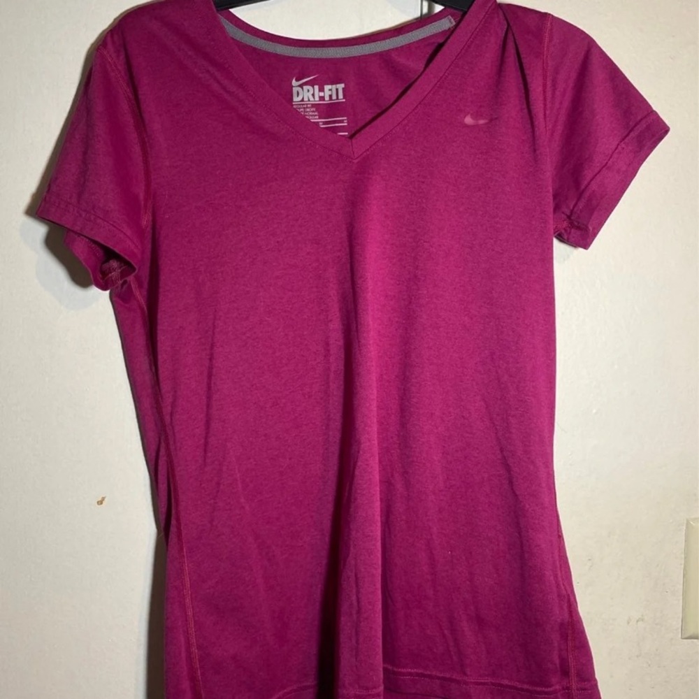 Nike top